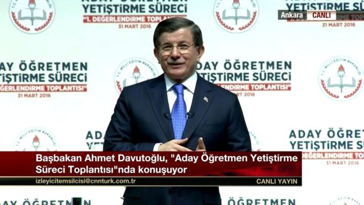 Davutoğlu, Aday Öğretmen Yetiştirme Toplantısı'nda 'Hocalık' Dersi Verdi