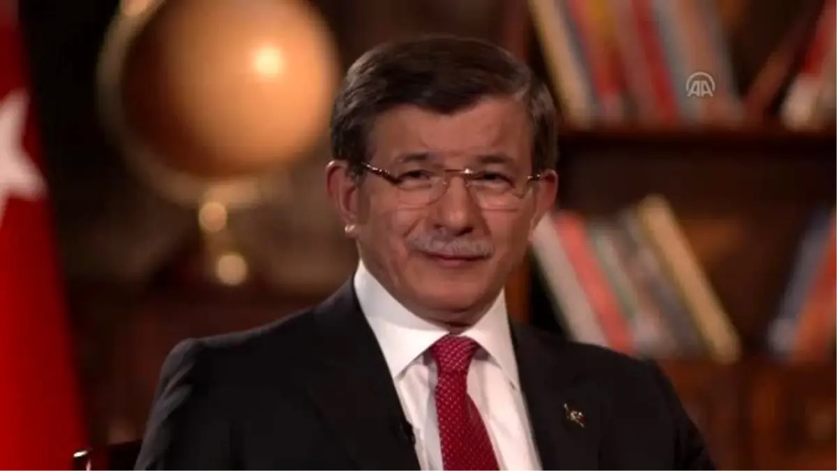 Davutoğlu: "Bir Ayağımız Doğuda, Bir Ayağımız Batıda"