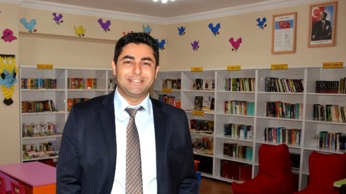 Diş Hekiminden Mezun Olduğu Okula Kütüphane