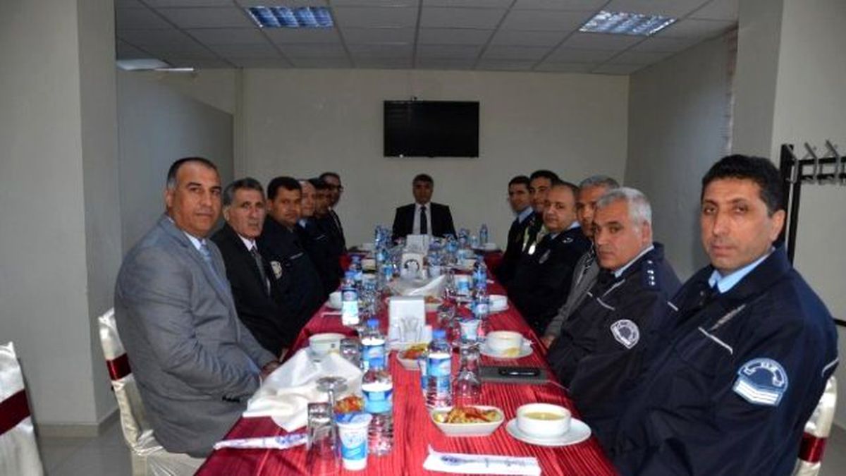 Emniyet Müdürü Özdemir, Başarılı Personel ile Yemekte Buluştu