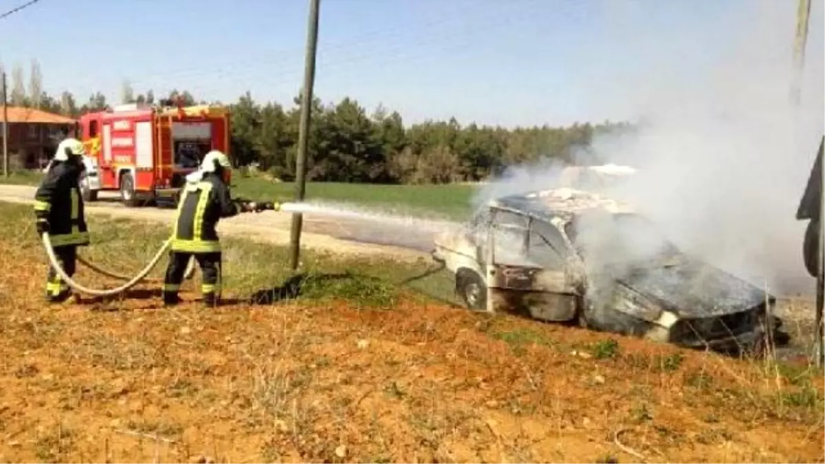 Engelli Sürücü Yanan Otomobilden Son Anda Canını Kurtardı