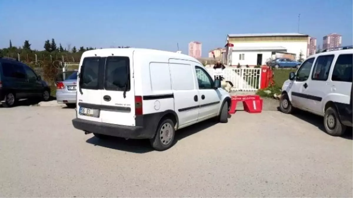 Heliporta Ambulans Girişine Araç Parkı Engeli