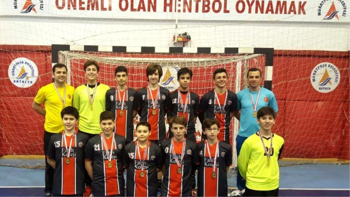 Hentbol Yıldız Erkeklerde Türkiye Şampiyonu İFK