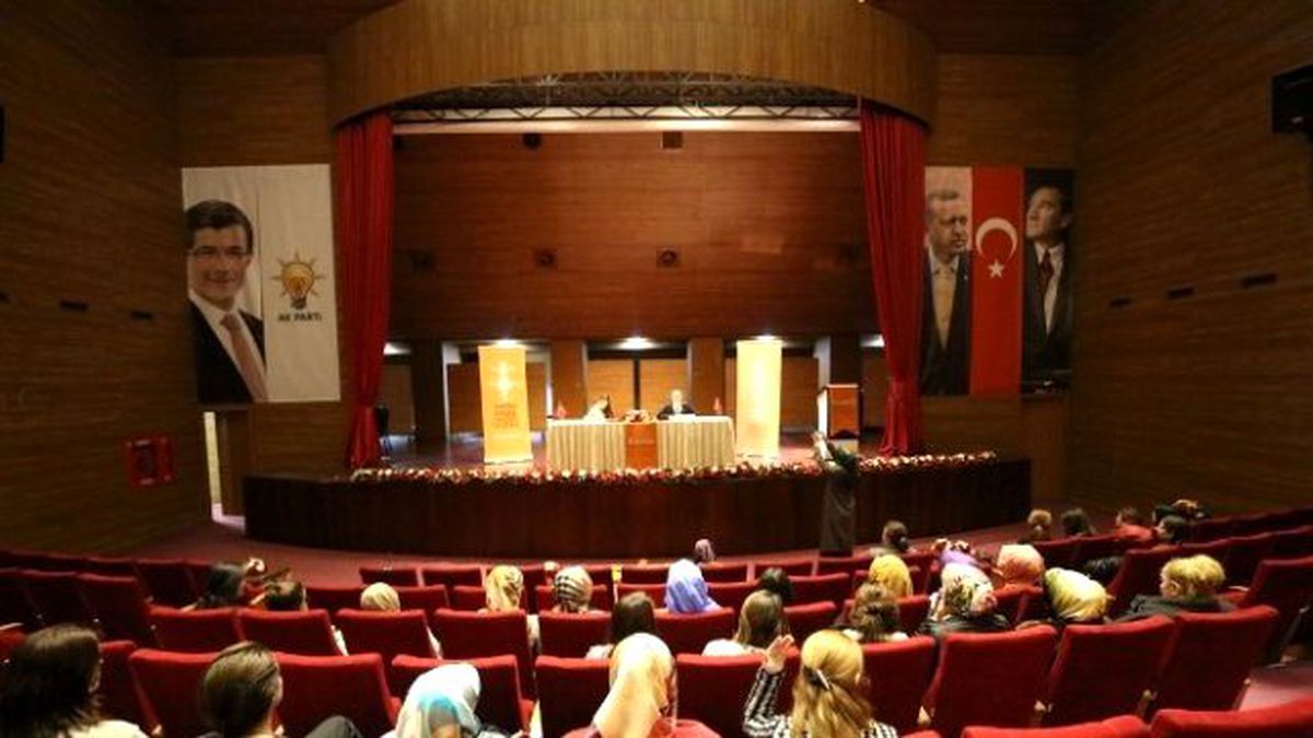 Kadem, Serdivan Belediyesi Bayan Personeliyle Seminer\'de Bir Araya Geldi