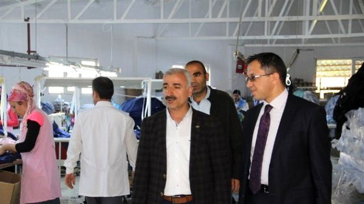 Kaymakam Sağ\'dan, Tekstil Ziyareti