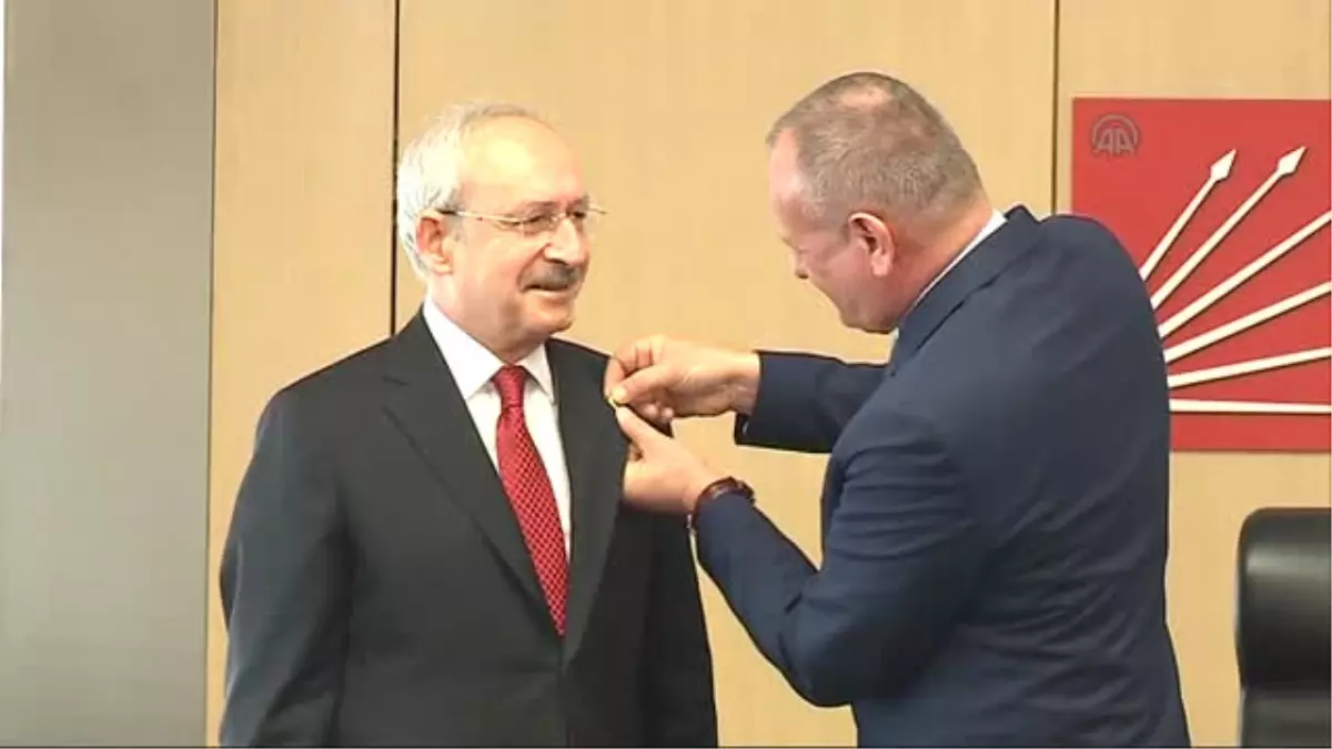 Kılıçdaroğlu, Belediye Başkanları Birliği Üyelerini Kabul Etti