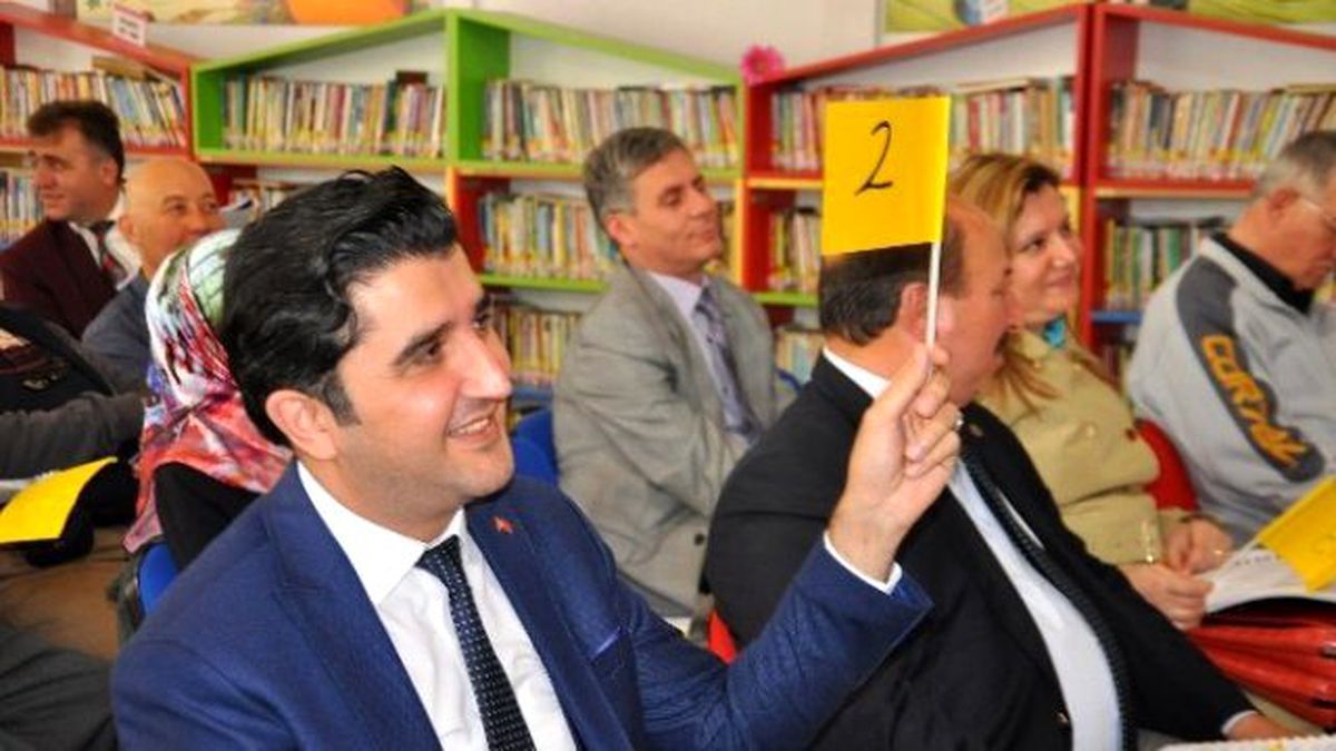 Kitaplar İçin Birbirleriyle Yarıştılar