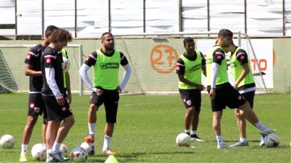 Lider Adanaspor, Karşıyaka Maçı Hazırlıklarını Sürdürüyor