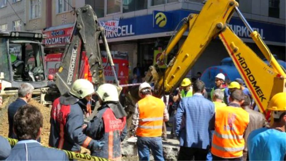 Rögar Kapağını Açtı, Kanalizasyona Atlayıp İntihar Etti (2)