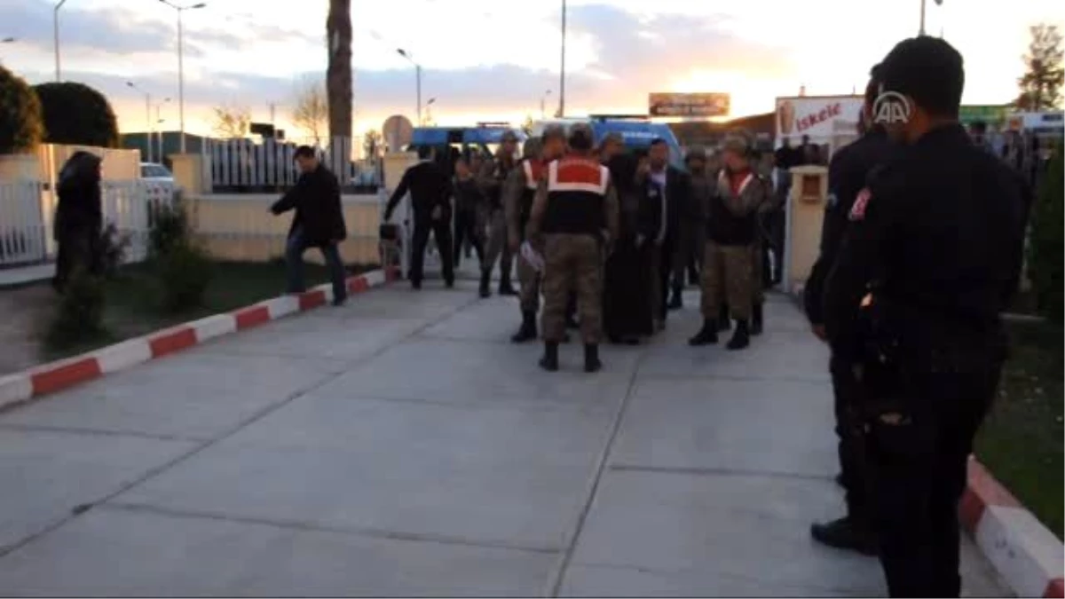 Şanlıurfa\'da Terör Operasyonu: 16 Kişi Gözaltına Alındı
