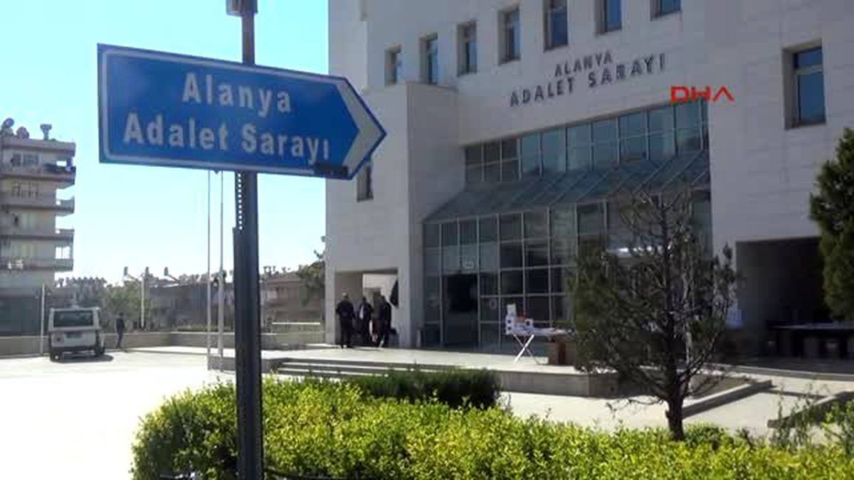 Ukraynalı Turistin Çantasını Çalan İki Kardeş Yakalandı