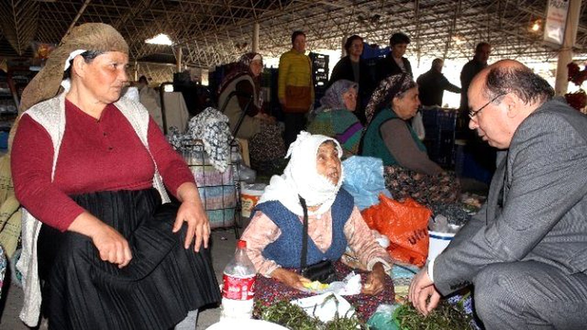 Vali Çiçek ve Başkan Gümüş Pazarı Gezdi