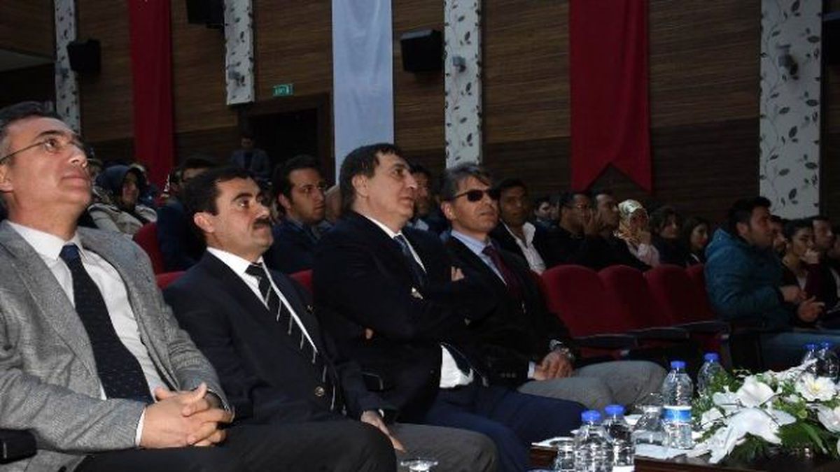 Vali İzzettin Küçük, Aday Öğretmenlerle Bir Araya Geldi