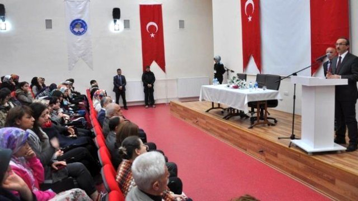 Vali Yavuz Öğrencilerle Bir Araya Geldi