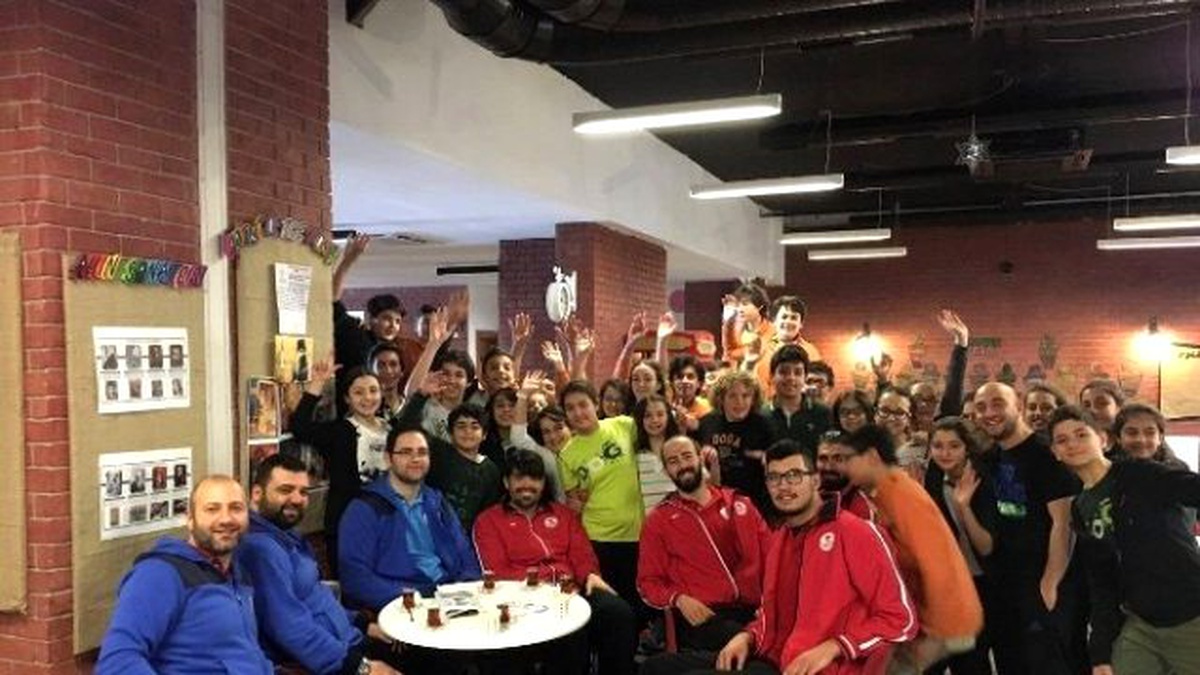 Yalova Group Belediyesporlu Oyuncular, Minik Öğrencilerin Sorularıyla Terledi