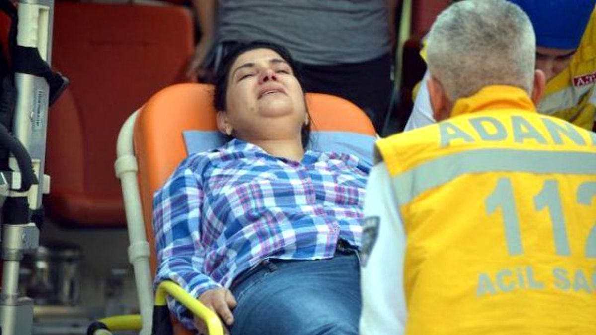 Genç Kız Ablasının Para Dolu Çantasını Erkek Arkadaşına Gasp Ettirdi