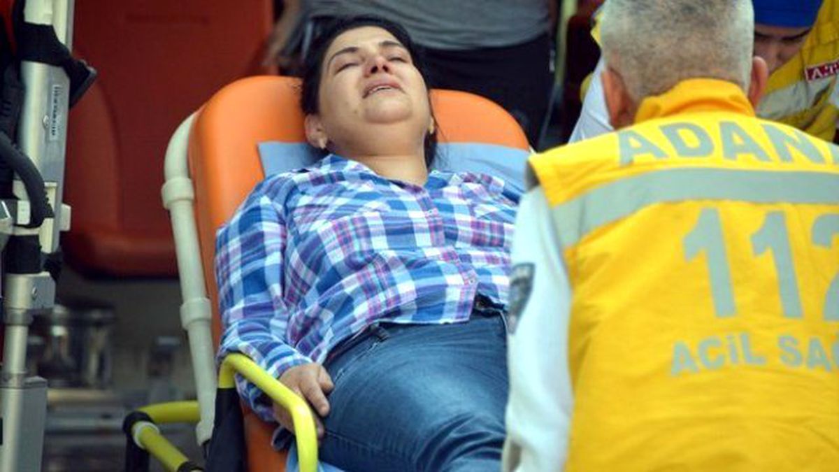 Ablasının Para Dolu Çantasını Erkek Arkadaşına Gasp Ettirdi