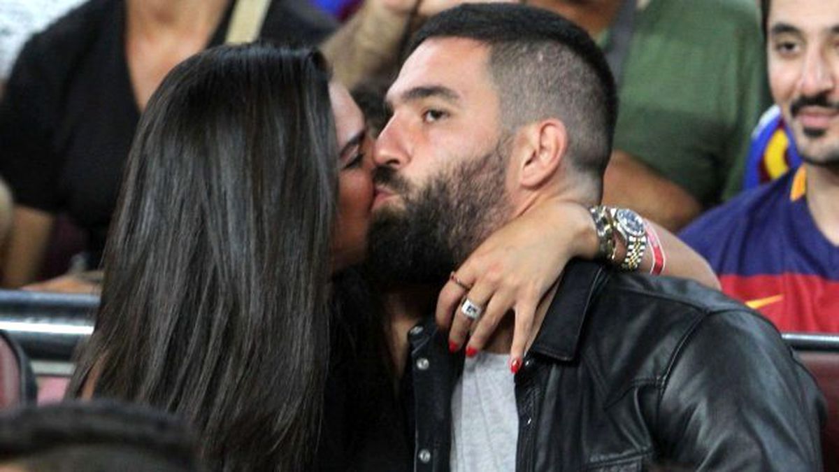 Arda Turan ve Aslıhan'dan 'Ayrılmadık' Pozu