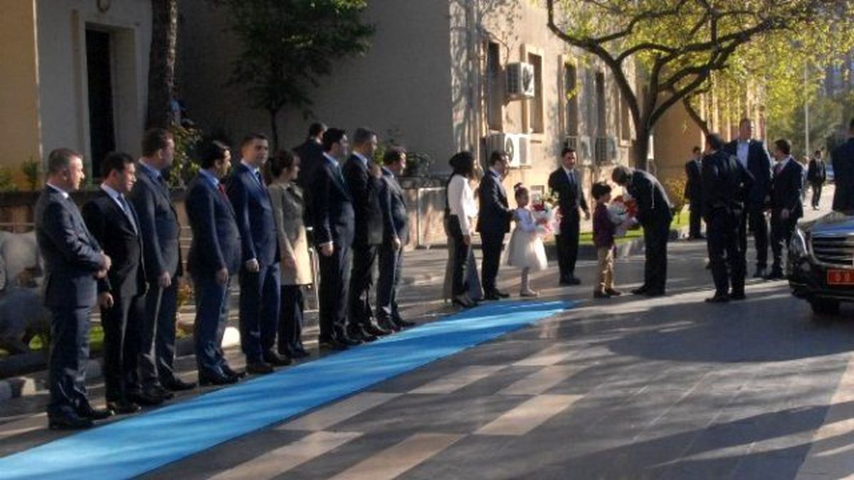 Başbakan Davutoğlu\'ndan Diyarbakır Valiliği\'ne Ziyaret
