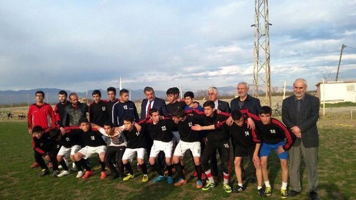 Başkan Gürkan, Battalgazi Belediyespor U 16 Takımını Ziyaret Etti