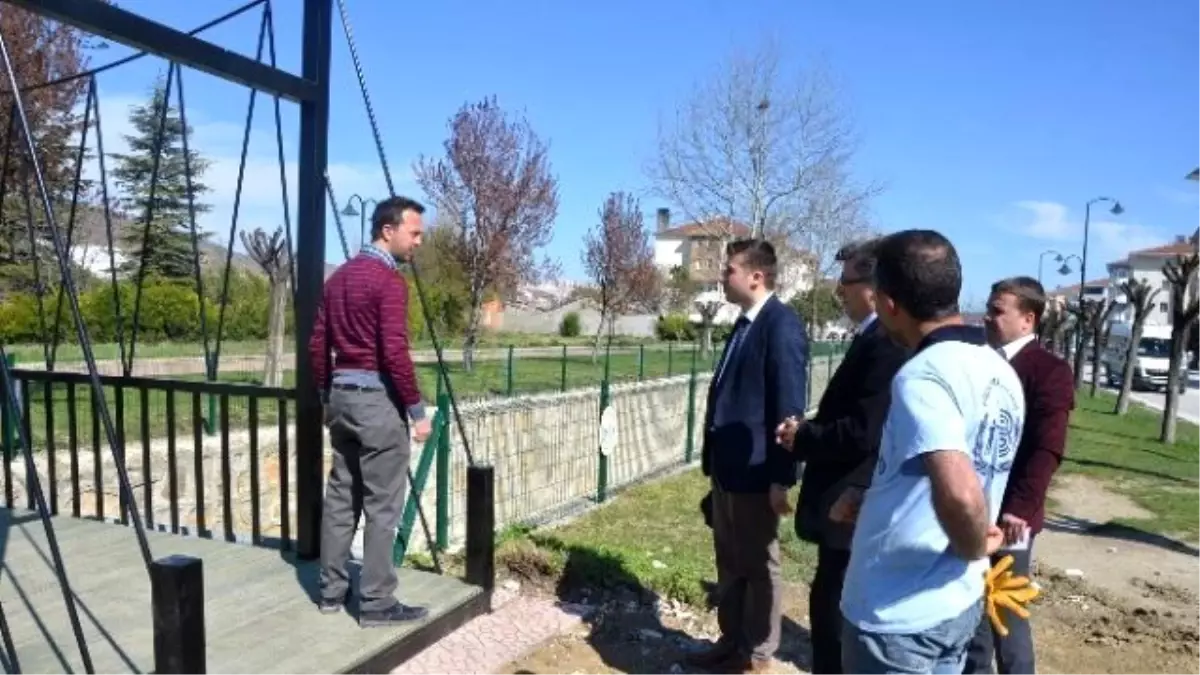 Başkan Yardımcısı Ali Avcıoğlu, Peyzaj ve Çevre Düzenleme Çalışmalarını Yerinde İnceledi