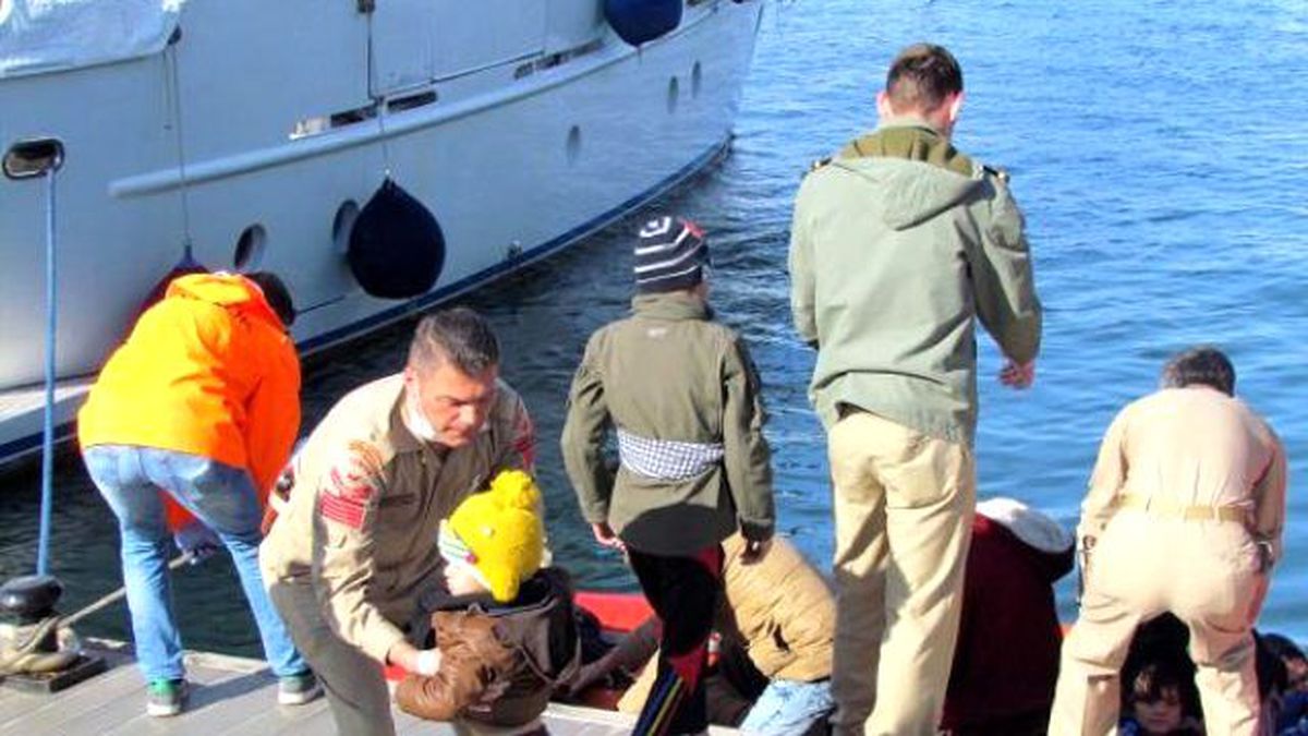 Çeşme Açıklarında 79 Mülteci Yakalandı