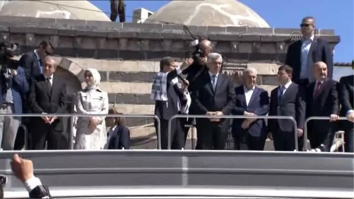 Davutoğlu: "Bu Topraklara Sevgi Tohumu Ekmeye Geldik"