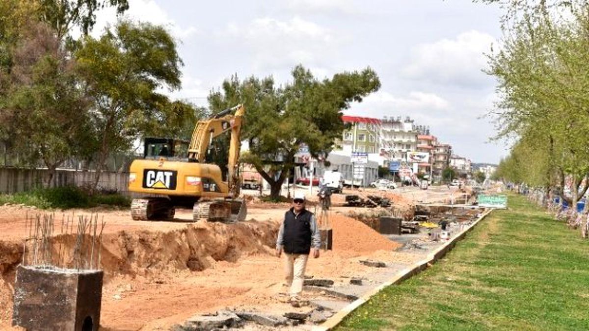 Demirel Bulvarı\'nda Drenaj Çalışmaları Başladı