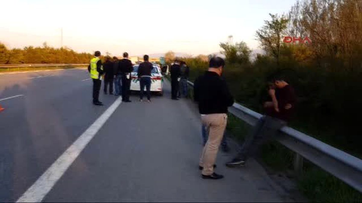 Düzce Tem\' de Bomba Yüklü Araç Paniği