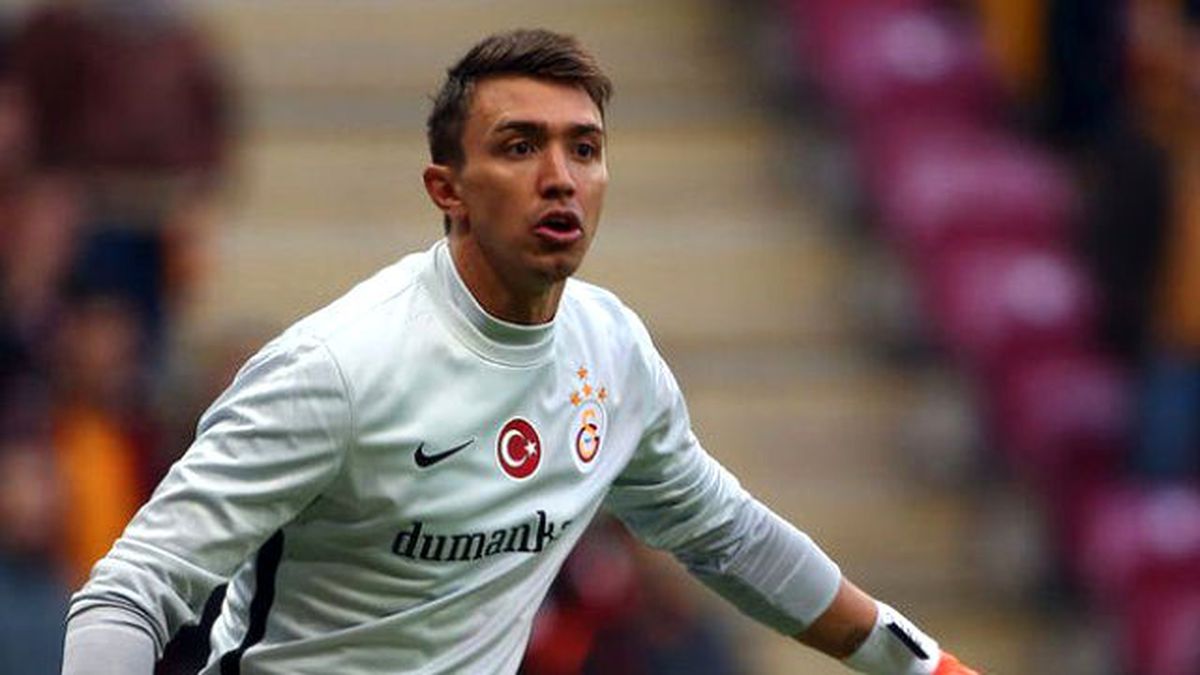 Fernando Muslera\'ya Havalimanında Valiz Esareti