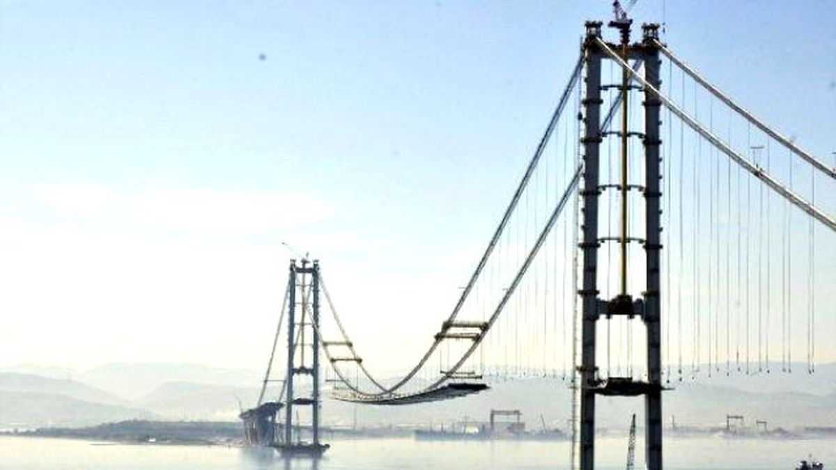 İzmit Körfezi Asma Köprüsü'nde İki Yaka Birleşiyor