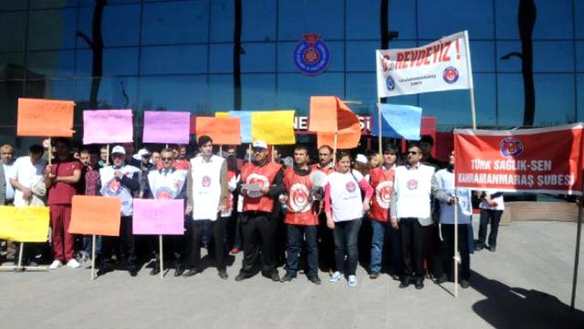 Kahramanmaraş\'ta Sağlık Çalışanları İş Bıraktı