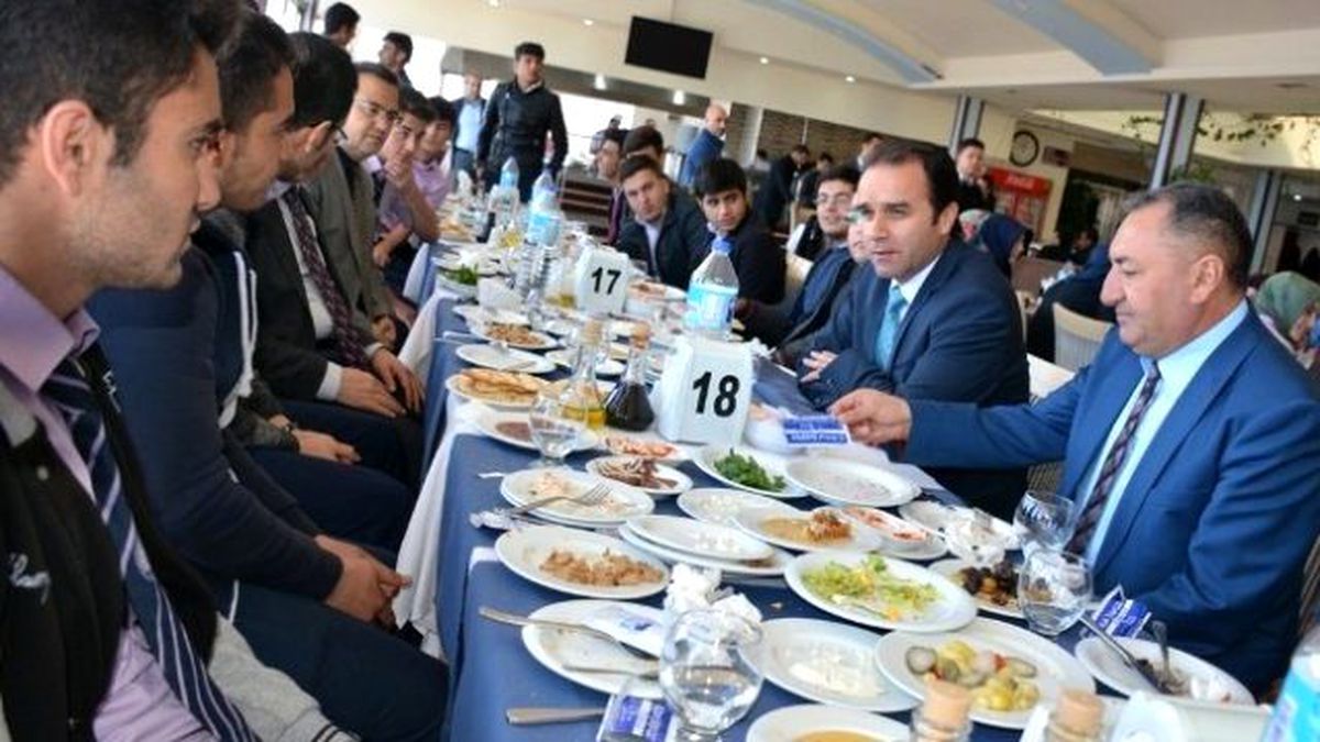 Kaymakam Erkan Başarılı Öğrencilerle Bir Araya Geldi