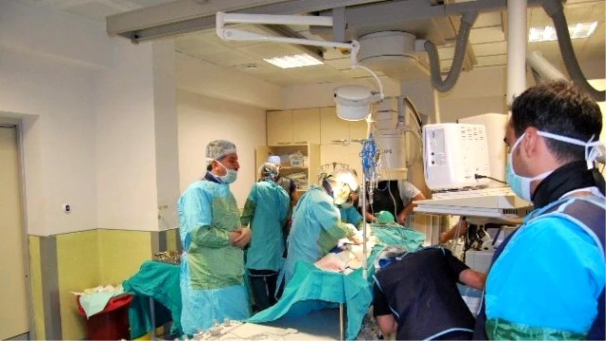 Mersin\'de İlk Kez Hastanın Kalp Kapakçığı Ameliyatsız Değiştirildi