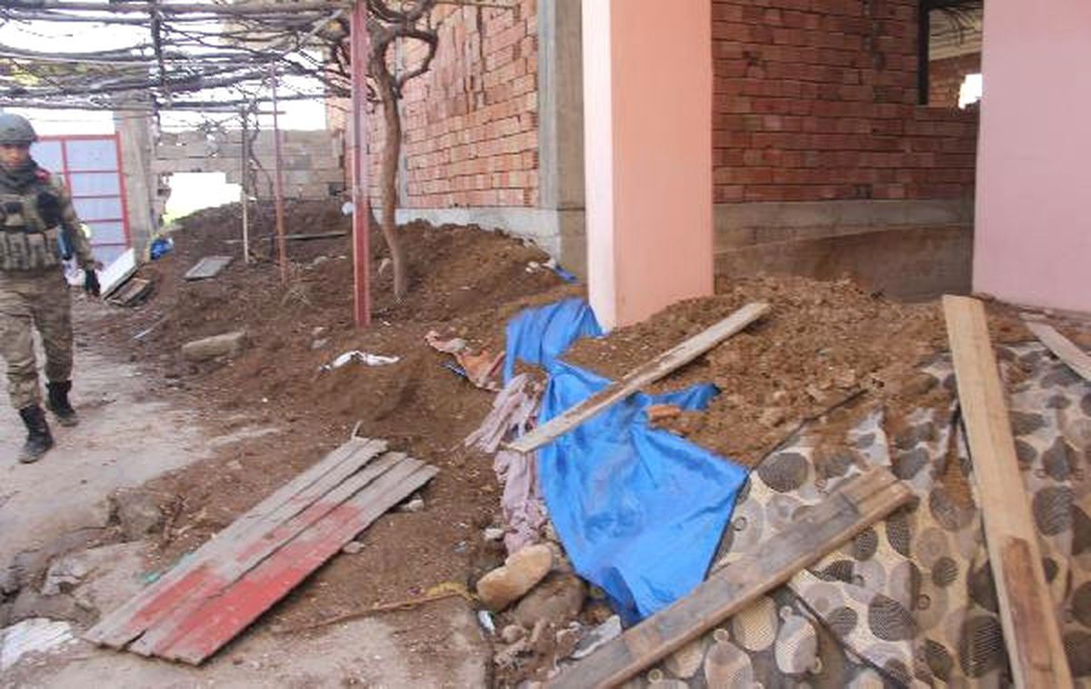 Nusaybin\'de Güvenlik Güçleri Barikatlar Kaldırılması ve El Yapımı Patlayıcıların İmhasını Sürdürüyor