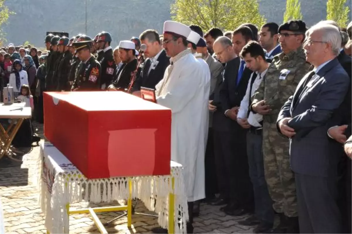 Nusaybin Şehidi Uzman Çavuş, Gözyaşlarıyla Toprağa Verildi
