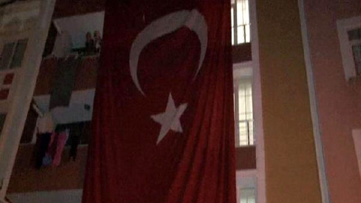 Şehidin Esenyurt\'taki Evine Ateş Düştü