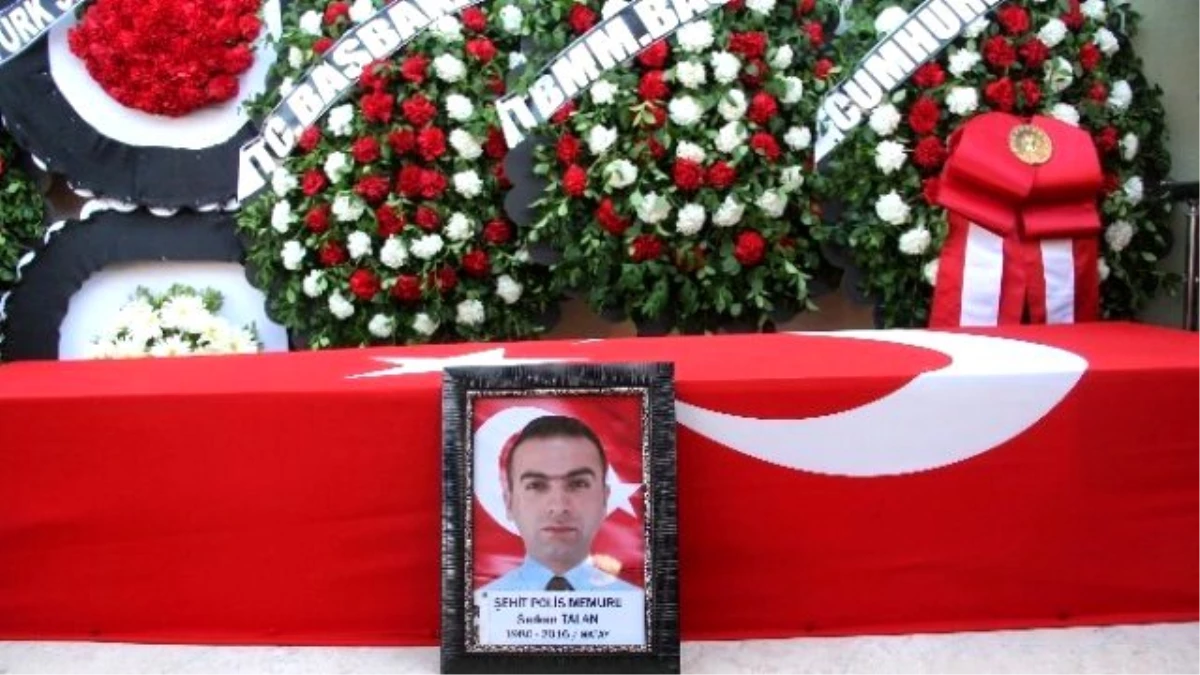 Şehit Polis Serkan Talan Hatay\'da Toprağa Verildi