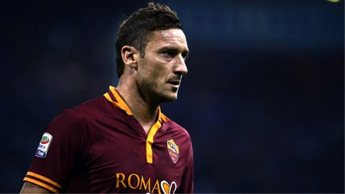 Totti, Kariyerine Devam Etmek İçin Bir Yıl Bedava Çalışmayı Önerdi