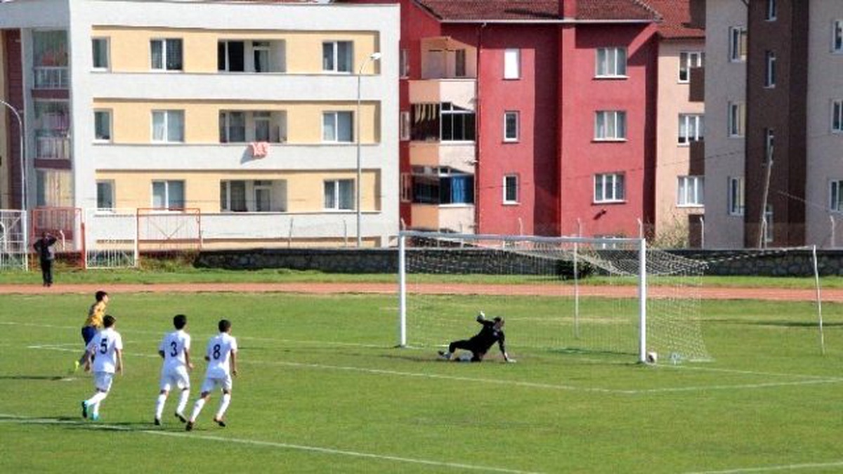 U-17 Türkiye Şampiyonasına 1. Kademe Müsabakaları Bilecik\'te Başladı