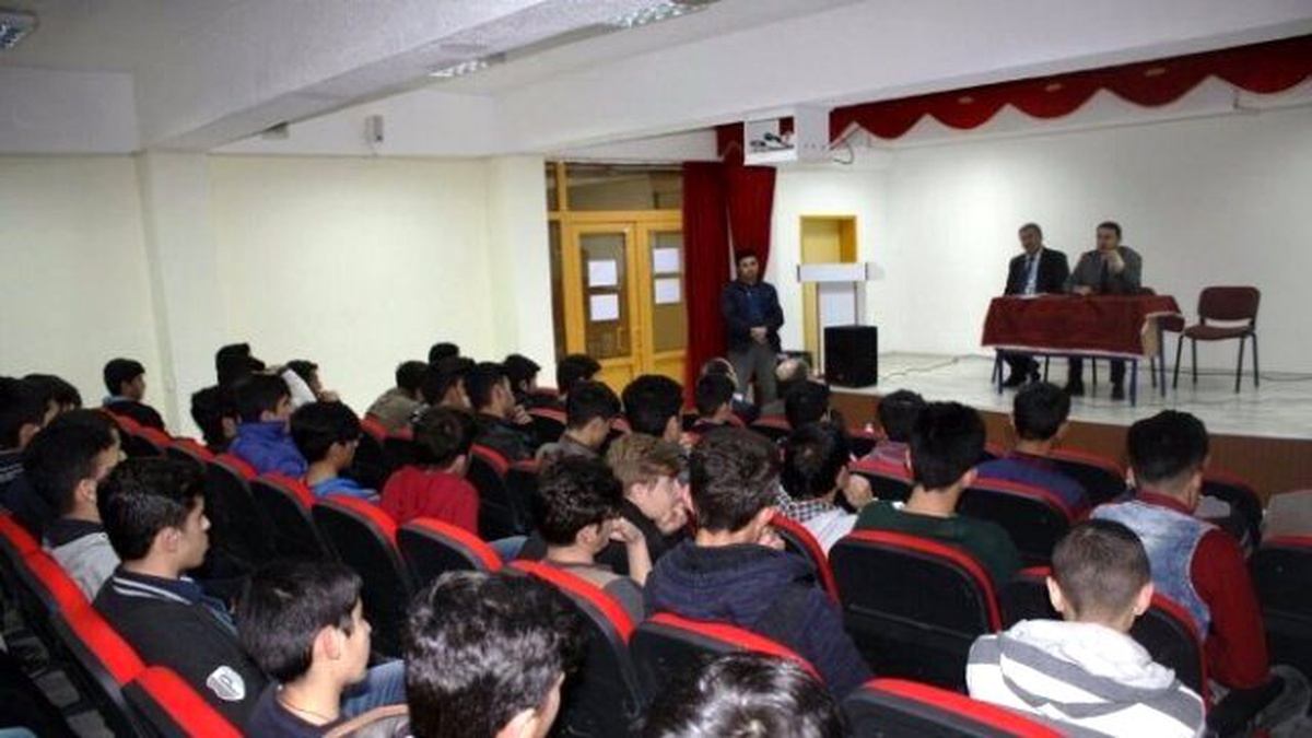 Ağrı Valisi Işın, Öğrencileri Ziyaret Etti