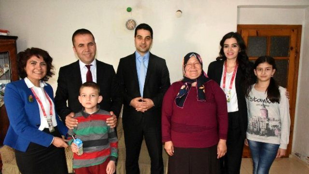 Alanya Belediyesi Otizmin Farkında Otizmlinin Yanında