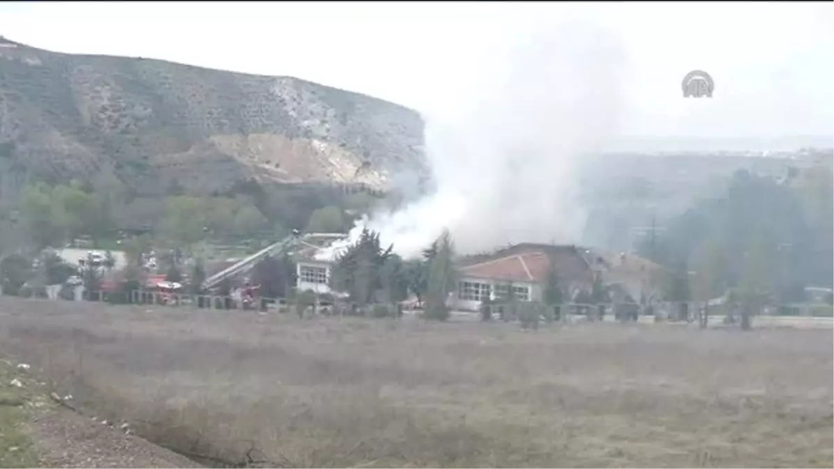 Askeri Gazinonun Çatısında Yangın Çıktı