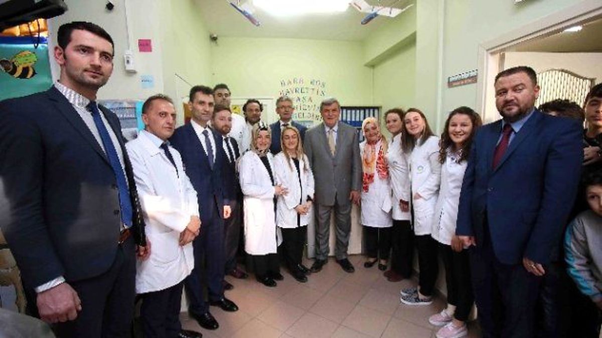 Başkan Karaosmanoğlu\'ndan Gölcük Ko-mek\'e Ziyaret