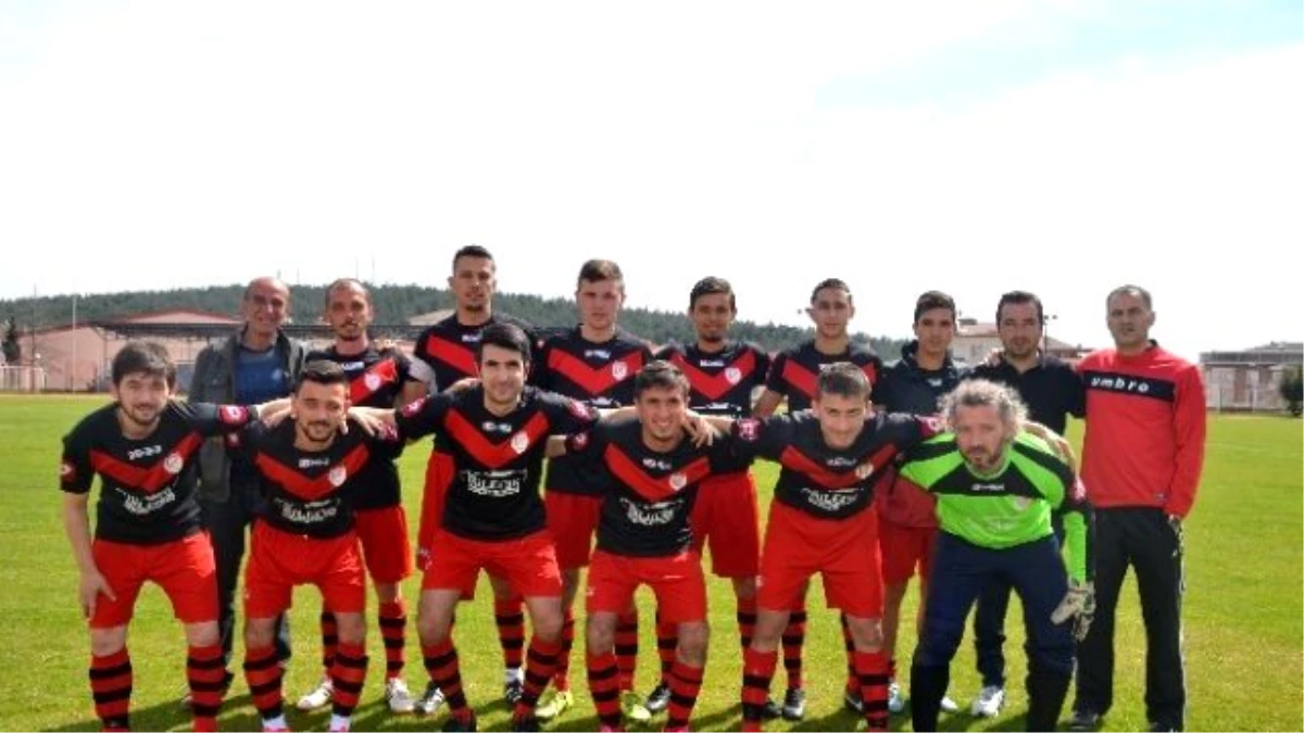 Osmaneli Belediyespor, Vezirhanspor\'u 7-0 Yendi