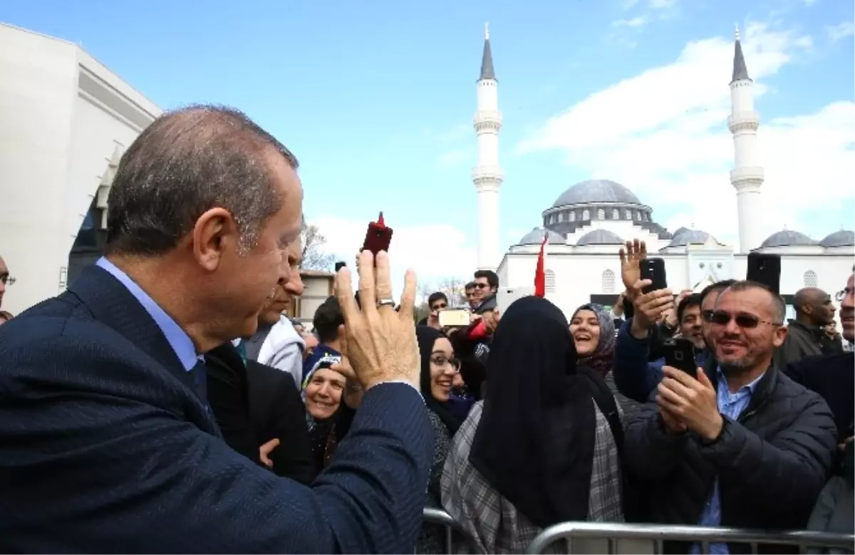 Cumhurbaşkanı Erdoğan\'ı Duygulandıran Şiir