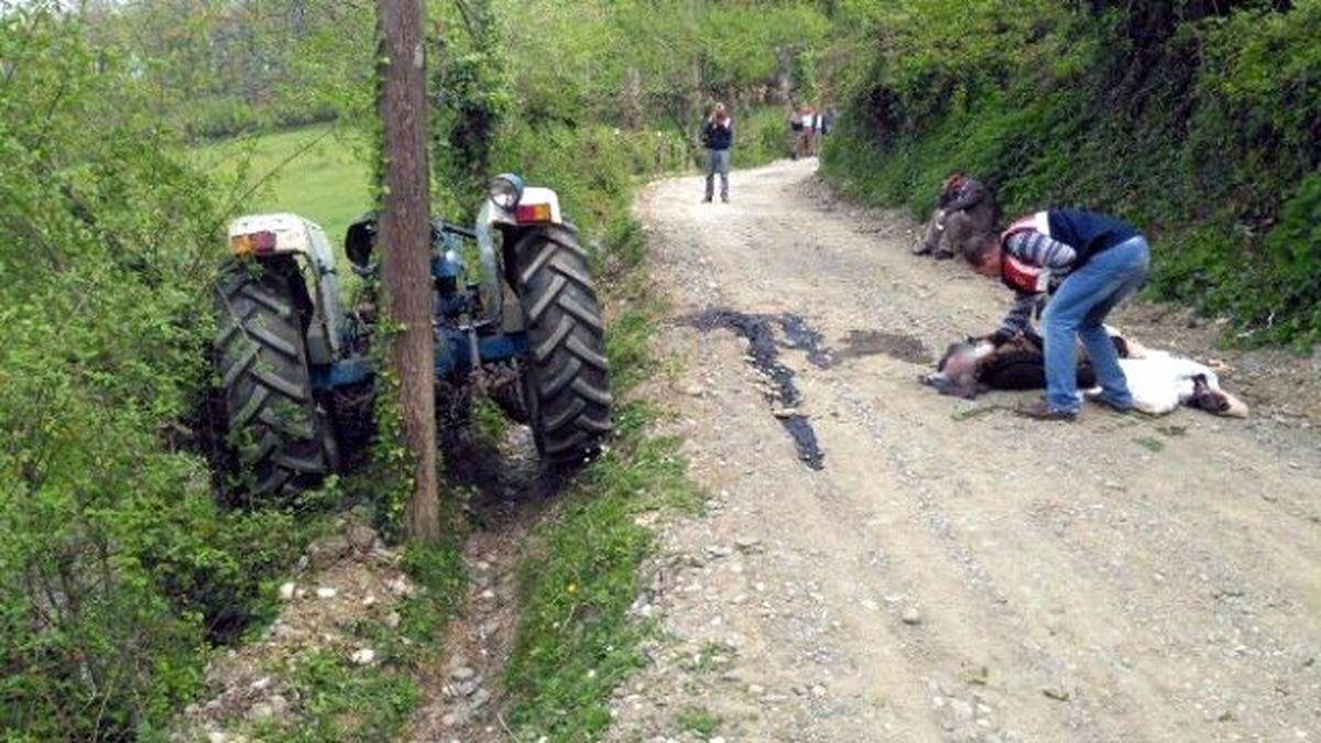 Devrilen Traktörün Altında Kalan Adam Öldü
