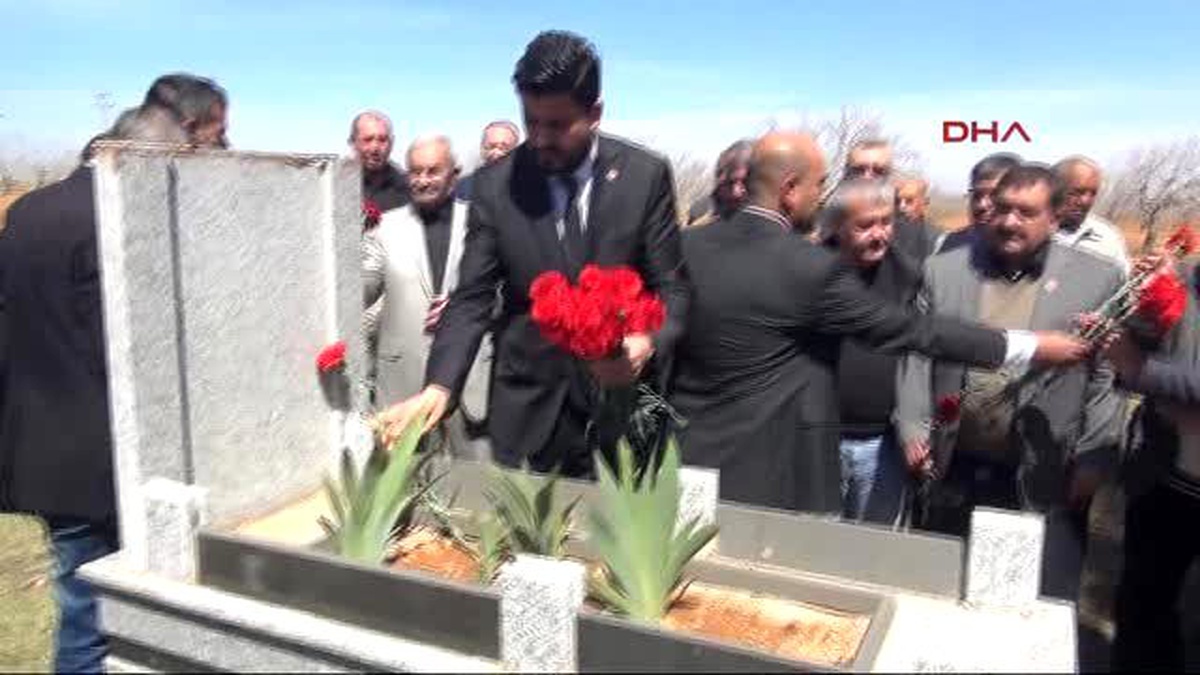 Gaziantepli Gazeteci ve Şair Bozgeyik, Ölüm Yıldönümünde Mezarı Başında Anıldı