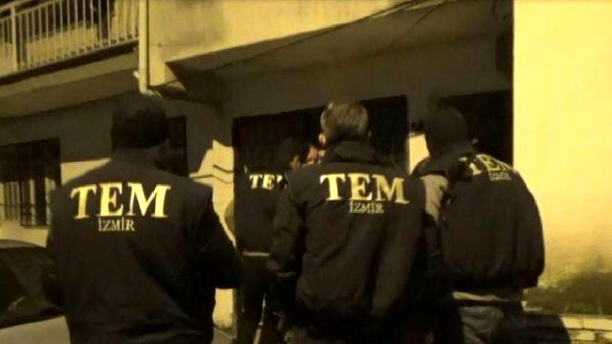 İzmir\'de PKK Operasyonu: 8 Gözaltı
