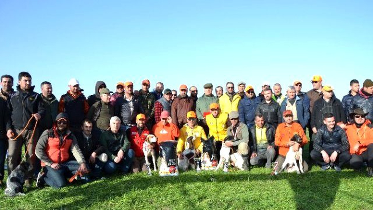 Biga\'da Av Köpekleri Yarışması Düzendi